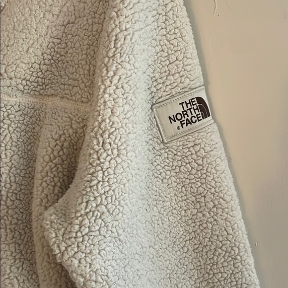 ⭐️ 3/$20 north face sherpa medium - Picture 1 of 5